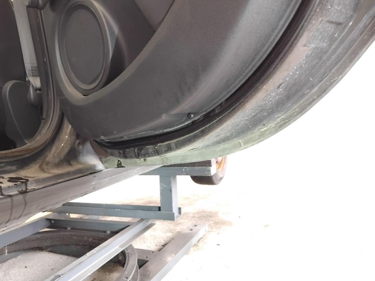 Renault Clio 3 T&uuml;r hinten rechts NV676 Noir Nacre BJ2008