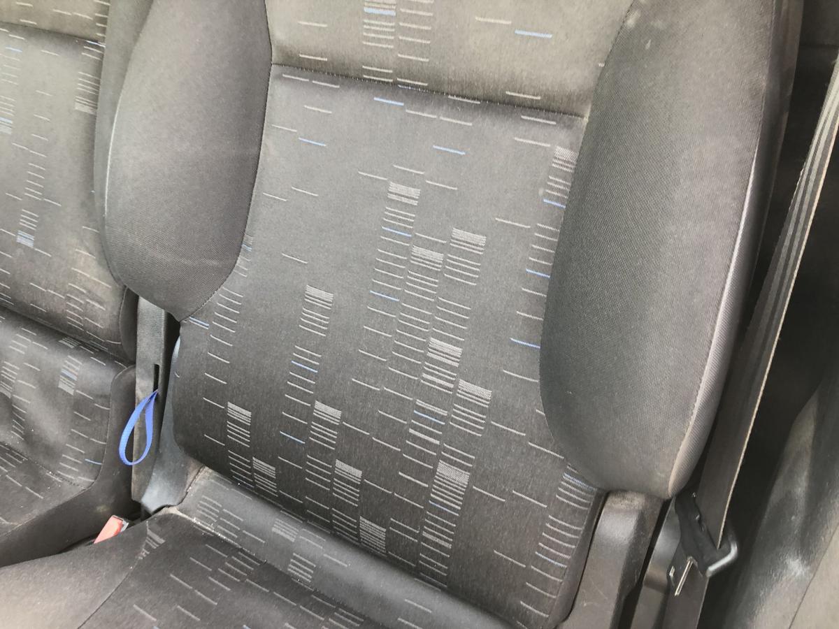 Citroen Berlingo B9 Kasten Fahrersitz Sitz vorn links Stoff Text lesen
