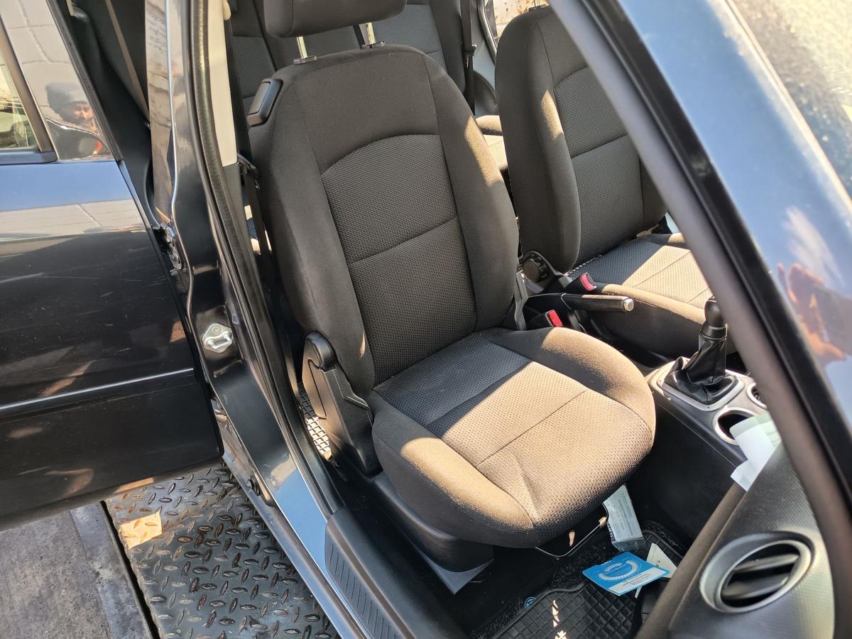 Mazda 2 DY original Sitz vorn rechts Beifahrer Stoff schwarz/grau Bj 2006