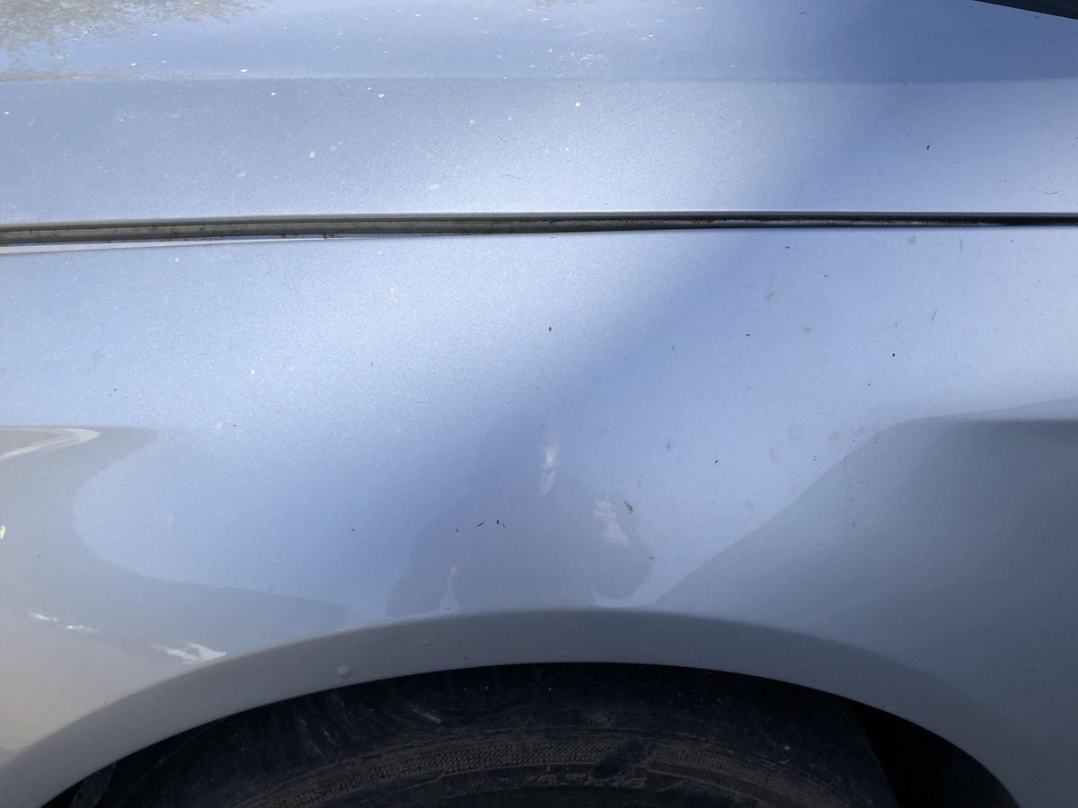VW Passat 3C B6 Kotfl&uuml;gel vorn links Fahrerseite LA7W Reflexsilber Metallic OEM