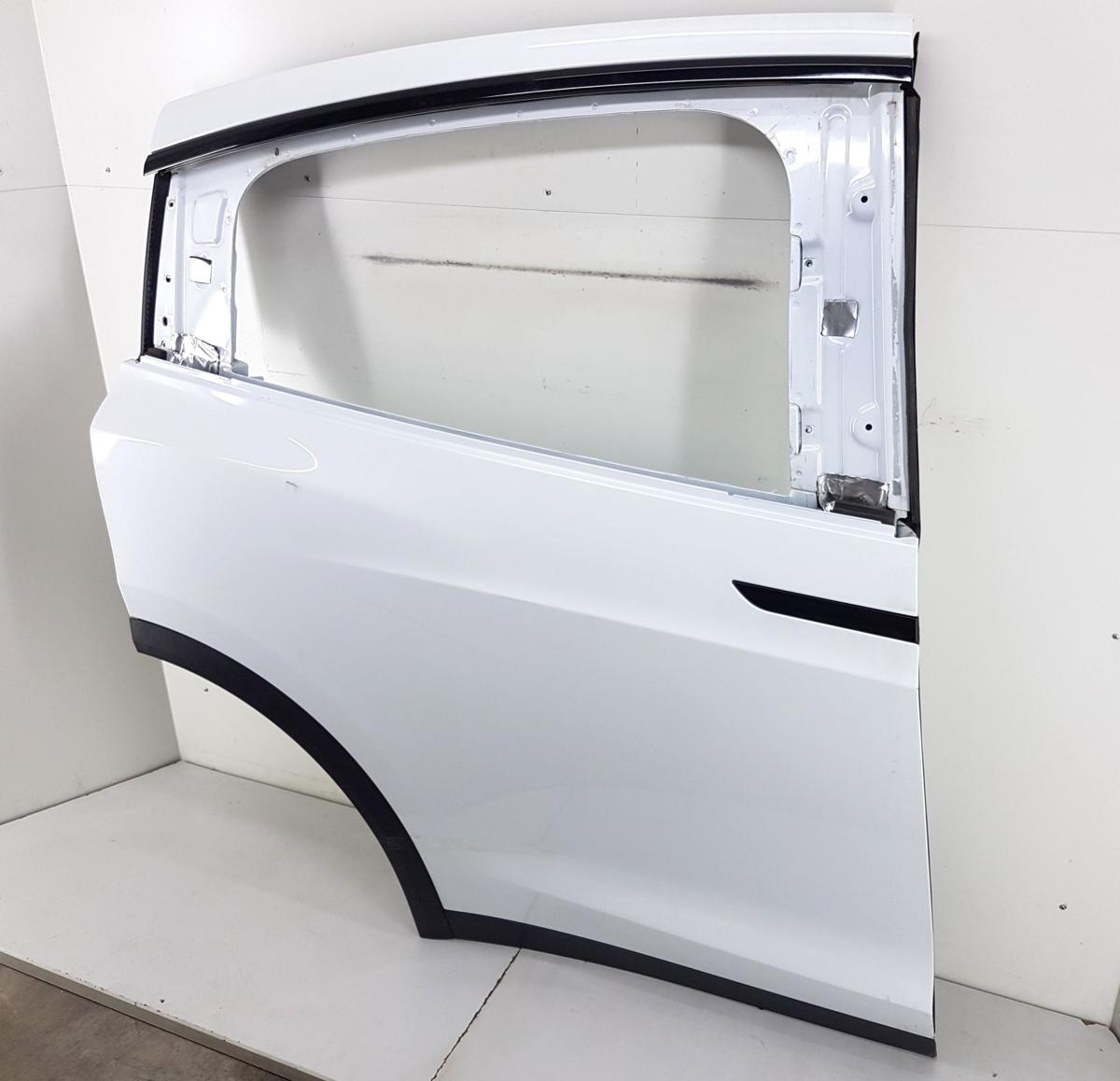 Tesla Model X T&uuml;r hinten rechts PPSW White Water Pearl Bj22 Falcon Wing Doors