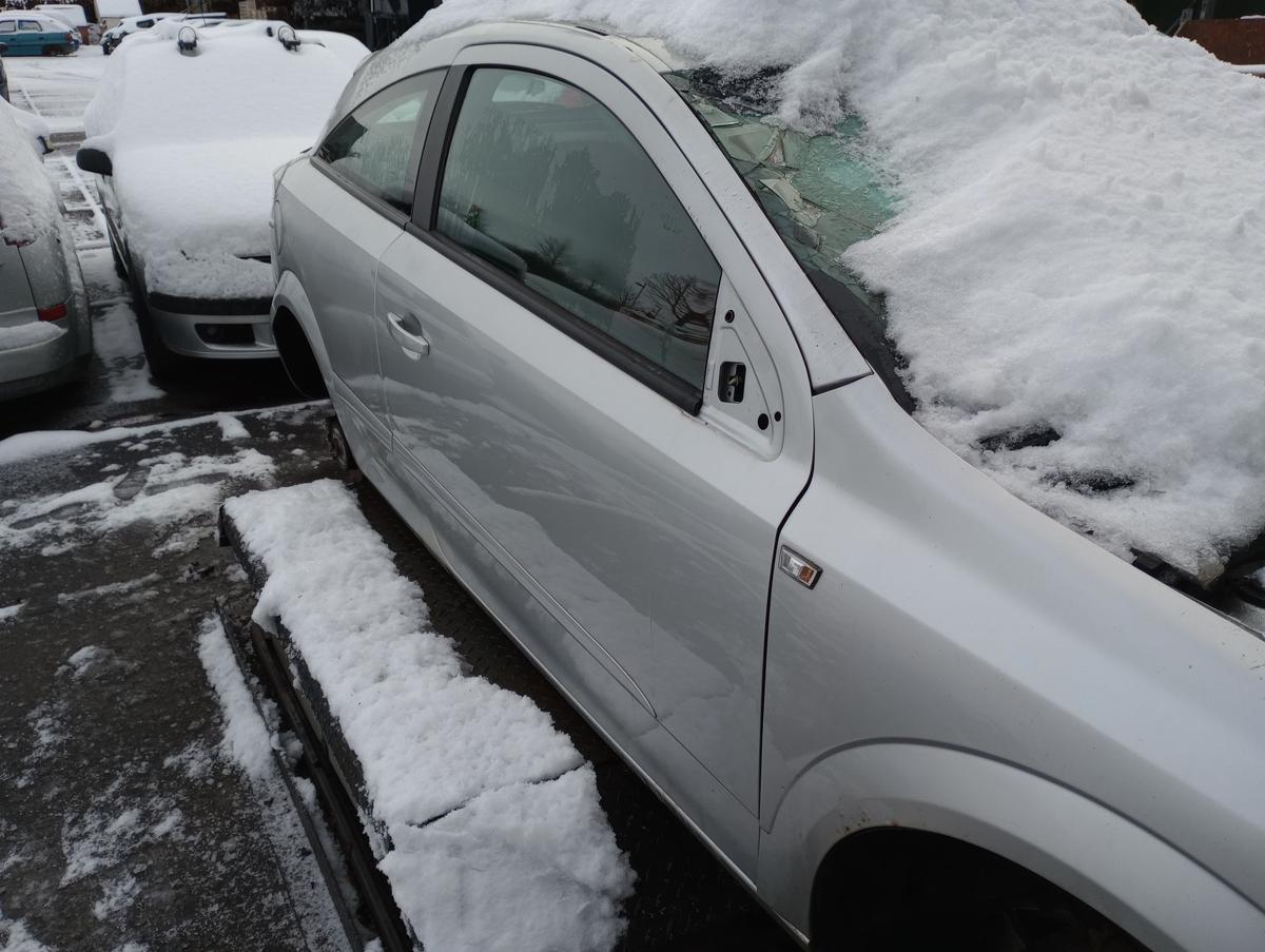 Opel Astra H GTC orig Tür vorn rechts Beifahrerseite Z157 Starsilber Bj 2005