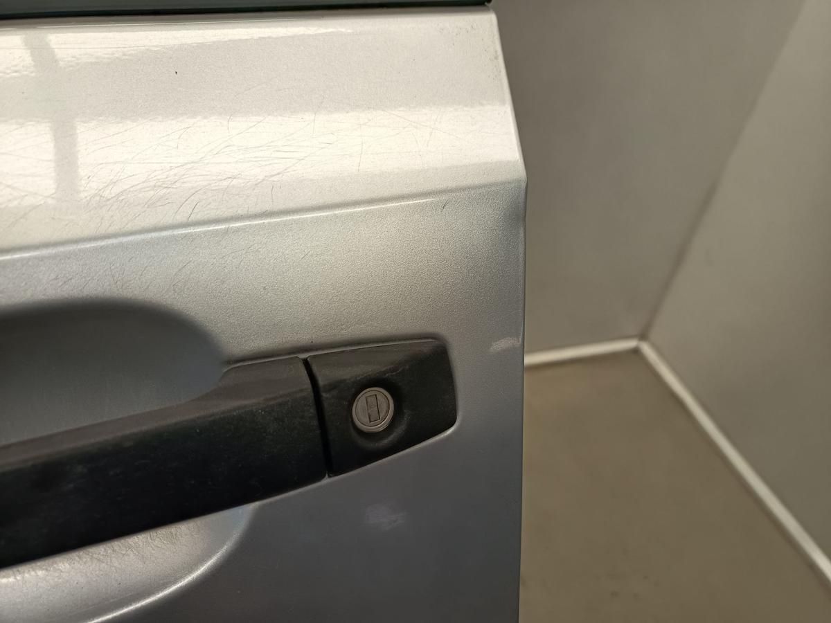 Subaru Forester SH original T&uuml;r vorne links C3S Spark Silver Bj 2008