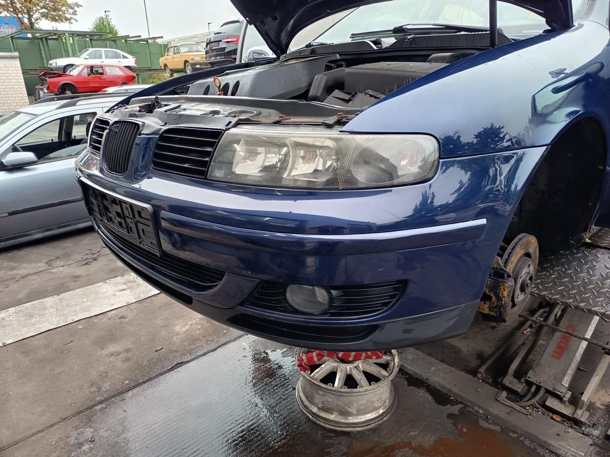 Seat Toledo 1M original Stoßstange Fänger vorn/Front B5N Indigoblau Bj 2000