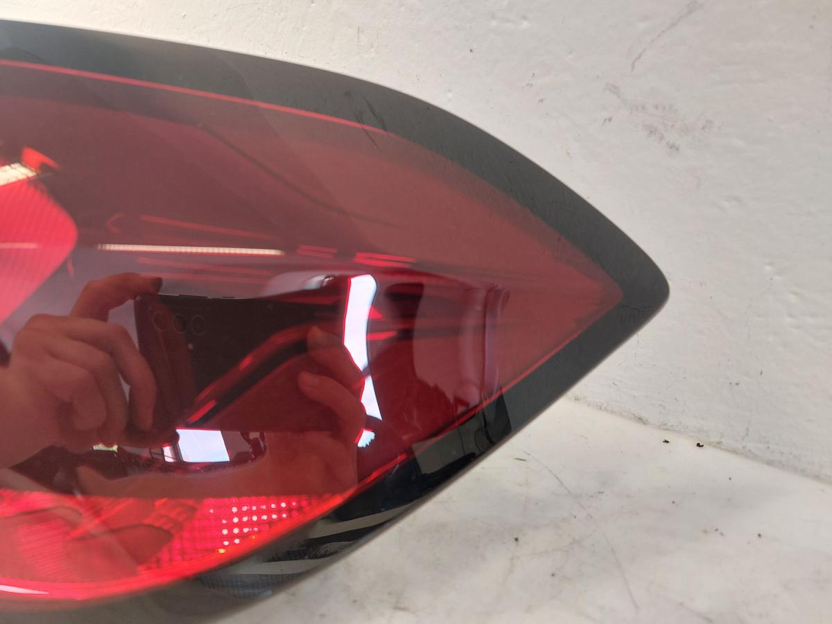 Ford Fiesta HF MK8 Rückleuchte Schlussleuchte Rücklicht hinten aussen rechts 5tr