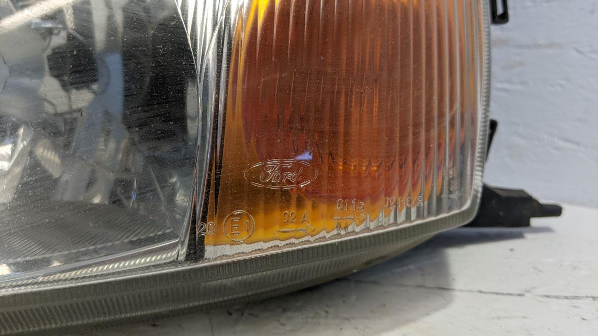 Ford Fiesta JAS JBS Scheinwerfer Hauptscheinwerfer Lampe vorn links ab Bj 1999