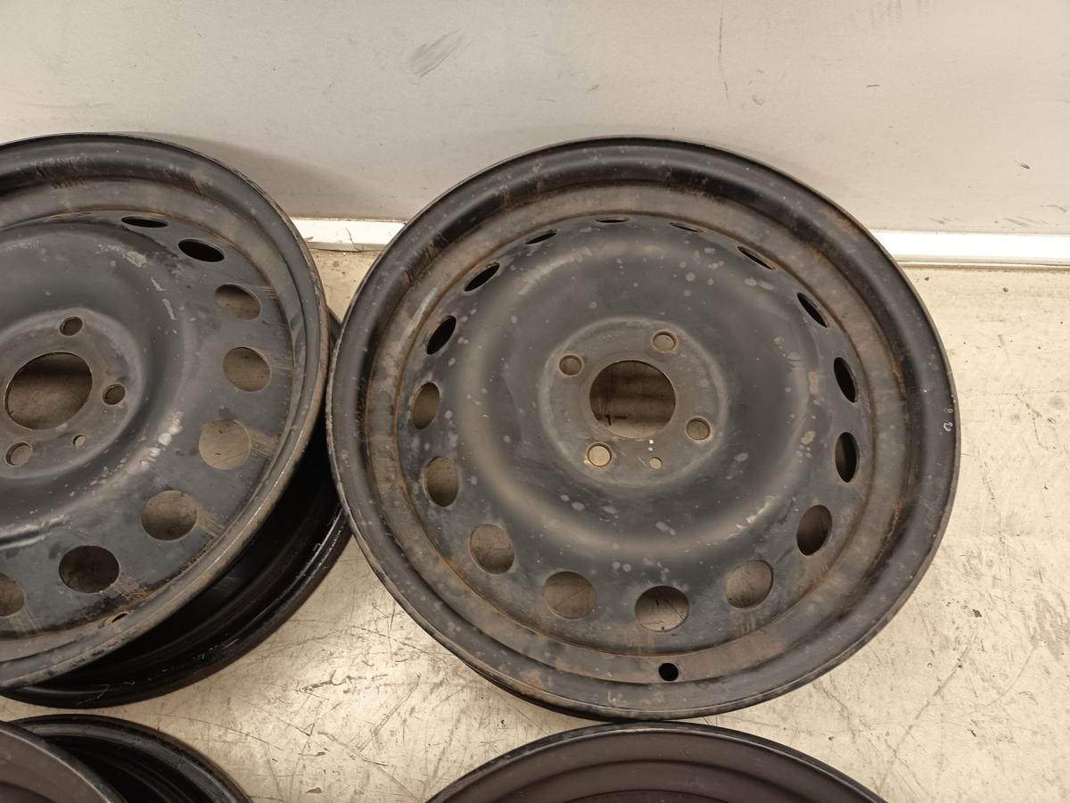 Renault Clio III Bj 2012 original Satz Stahlfelgen 5,5x15 ET 43 515020