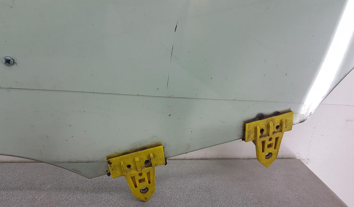 Nissan Micra K12 Türscheibe vorn rechts in grüncolor Bj2003 5 Türig