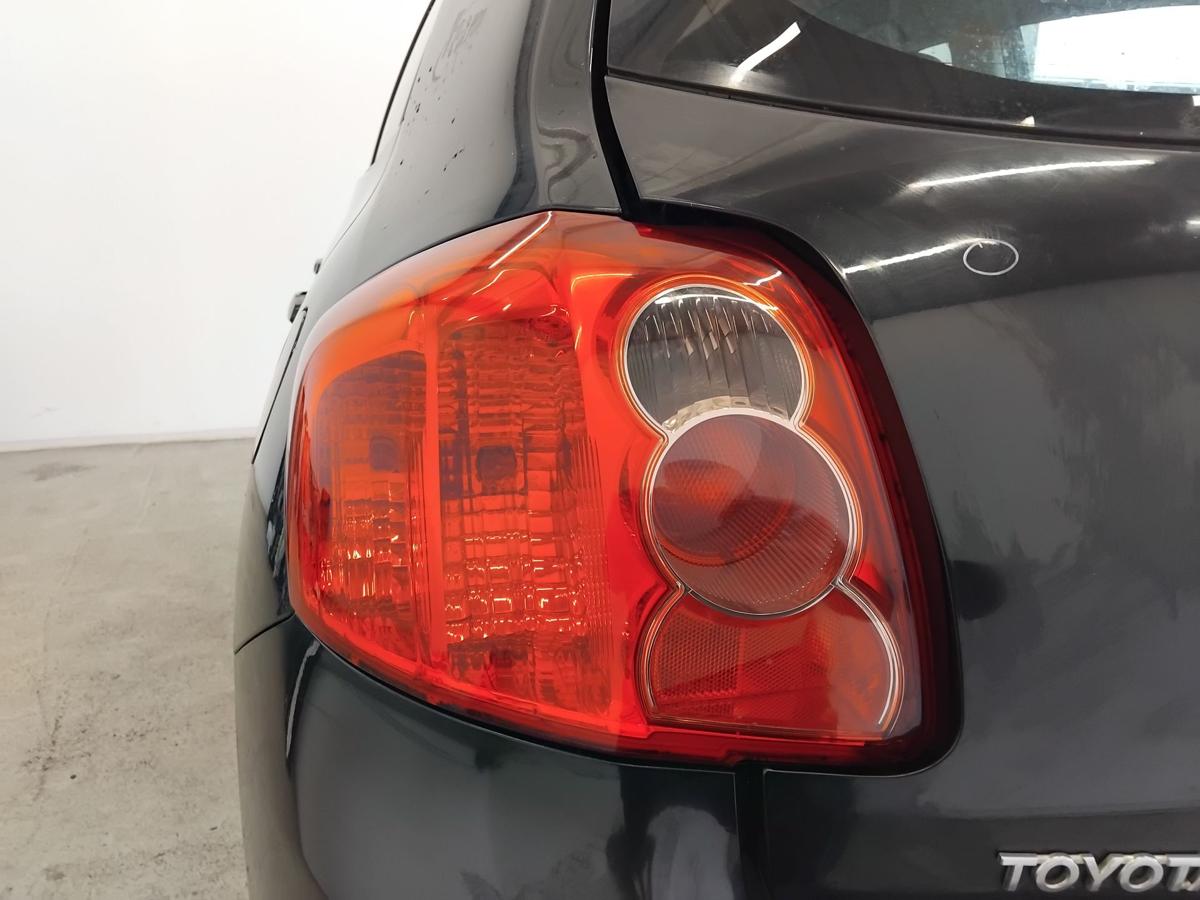 Toyota Auris E15 original Rückleuchte Schlussleuchte links BJ2008