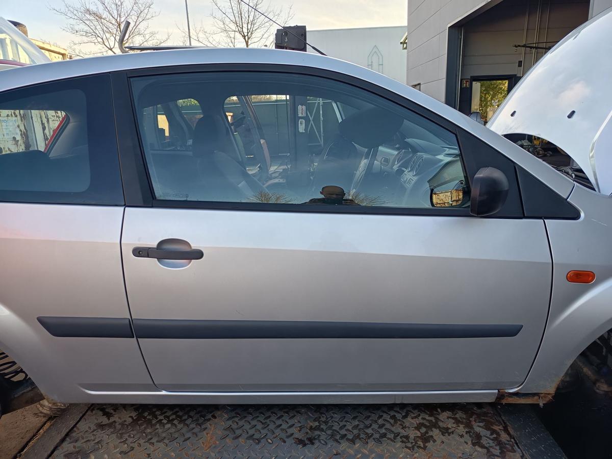 Ford Fiesta VI 3t&uuml;rer original T&uuml;r rechts Beifahrer Polarsilber Bj 2006