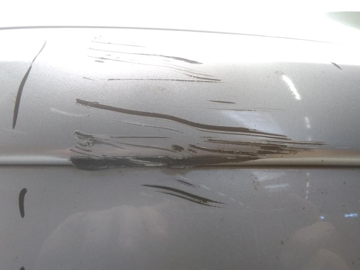 VW Golf Plus original Stoßstange Stoßfänger vorn mit SRA Mängel BJ2007 LA7W reflexsilbermet. VW Golf Plus original Stoßstange Stoßfänger vorn mit SRA Mängel BJ2007 LA7W reflexsilbermet.
