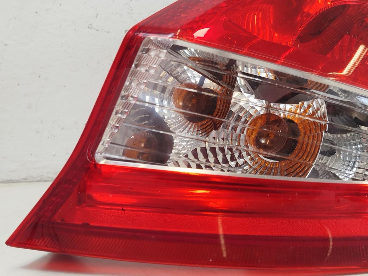 Ford Fiesta JA8 R&uuml;ckleuchte rechts R&uuml;cklicht Heckleuchte 3 und 5 t&uuml;rer bis12