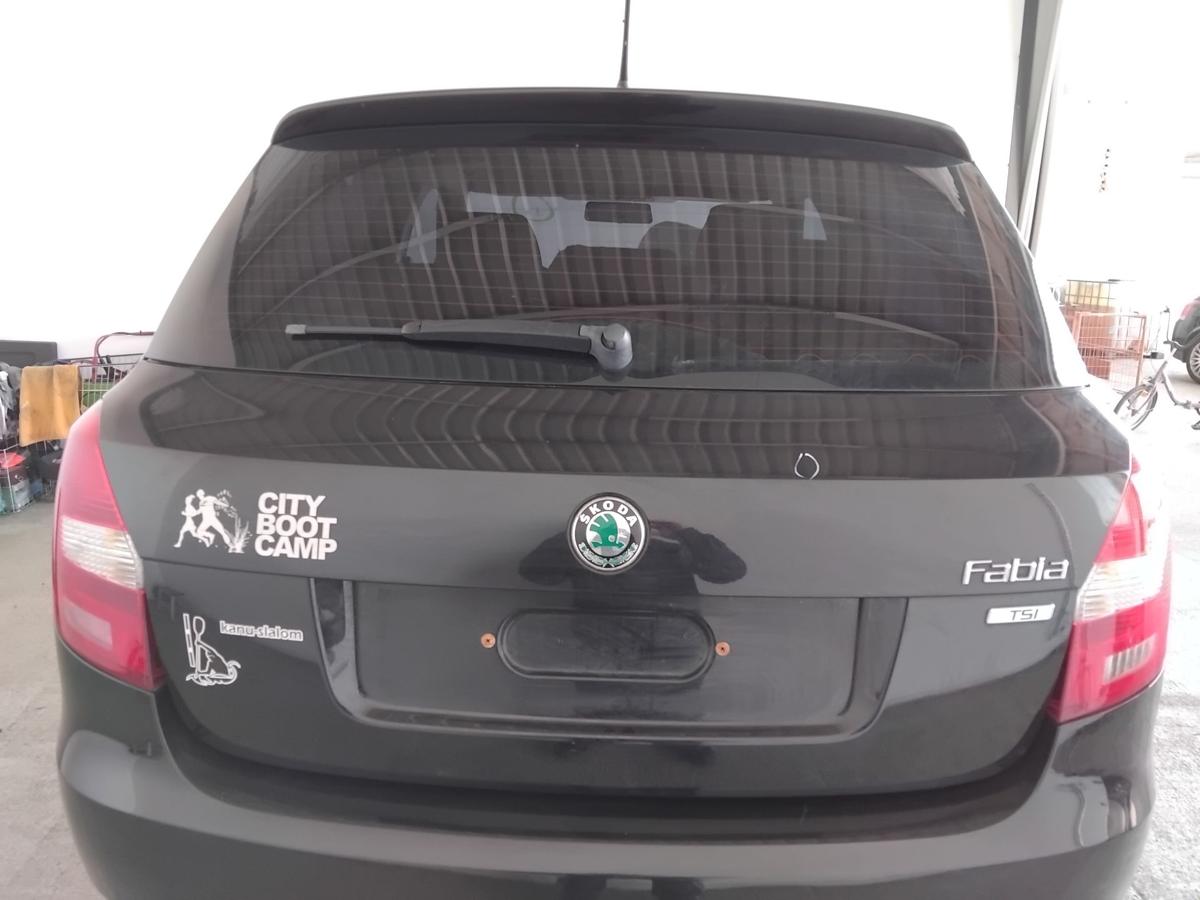 Skoda Fabia 2 5J Facelift Flie&szlig;heck Heckklappe inkl. Heckscheibe BJ2011 LF9R Blackmagic