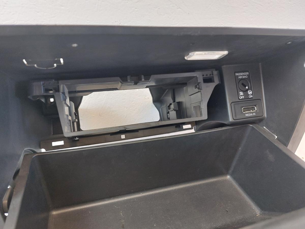 Seat Leon III 5F Handschuhfach Handschuhkasten Schalttafelkasten rechts