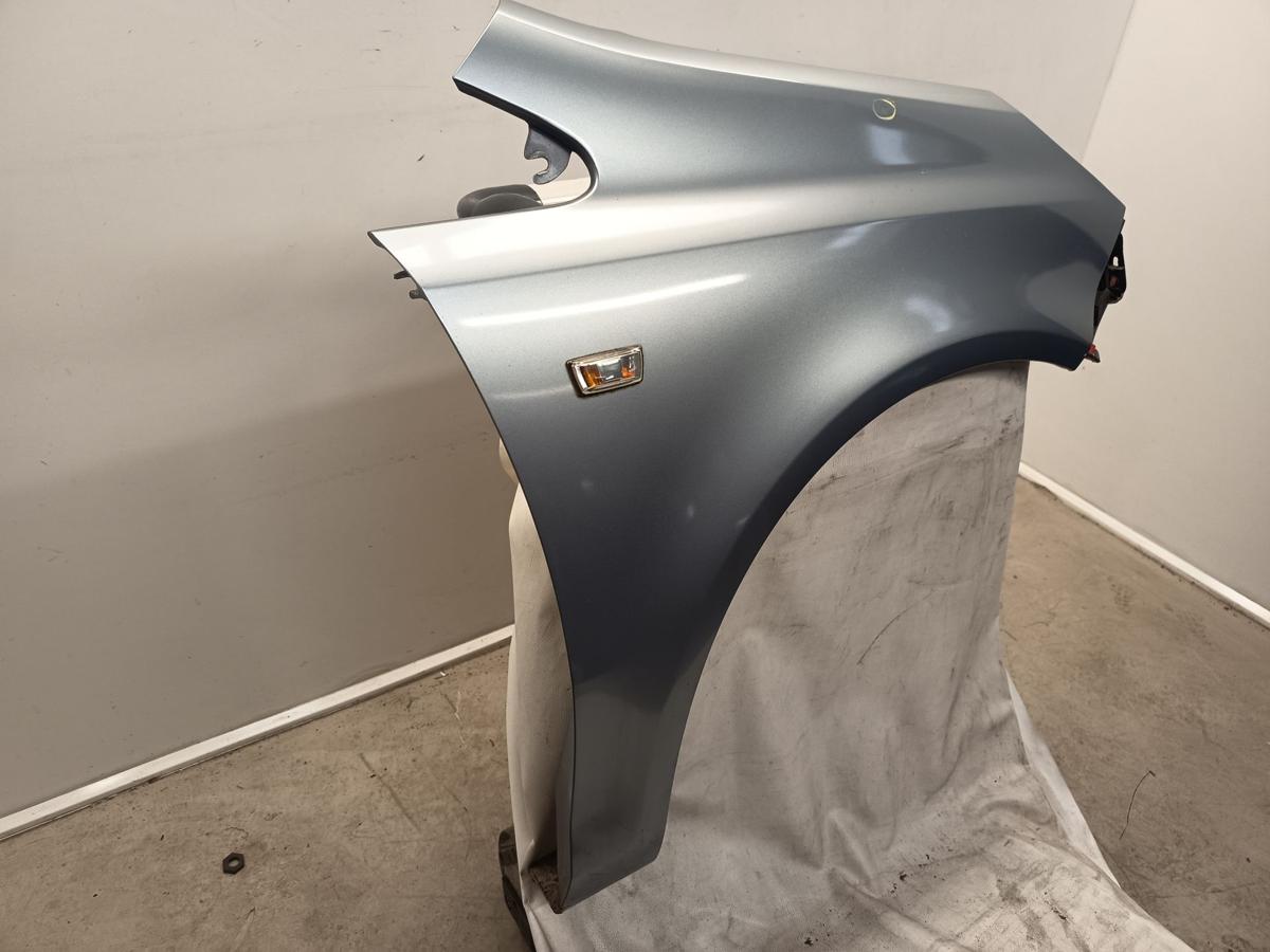 Opel Corsa D Bj 2007 original Kotfl&uuml;gel rechts Beifahrer 4AU Lichtsilber