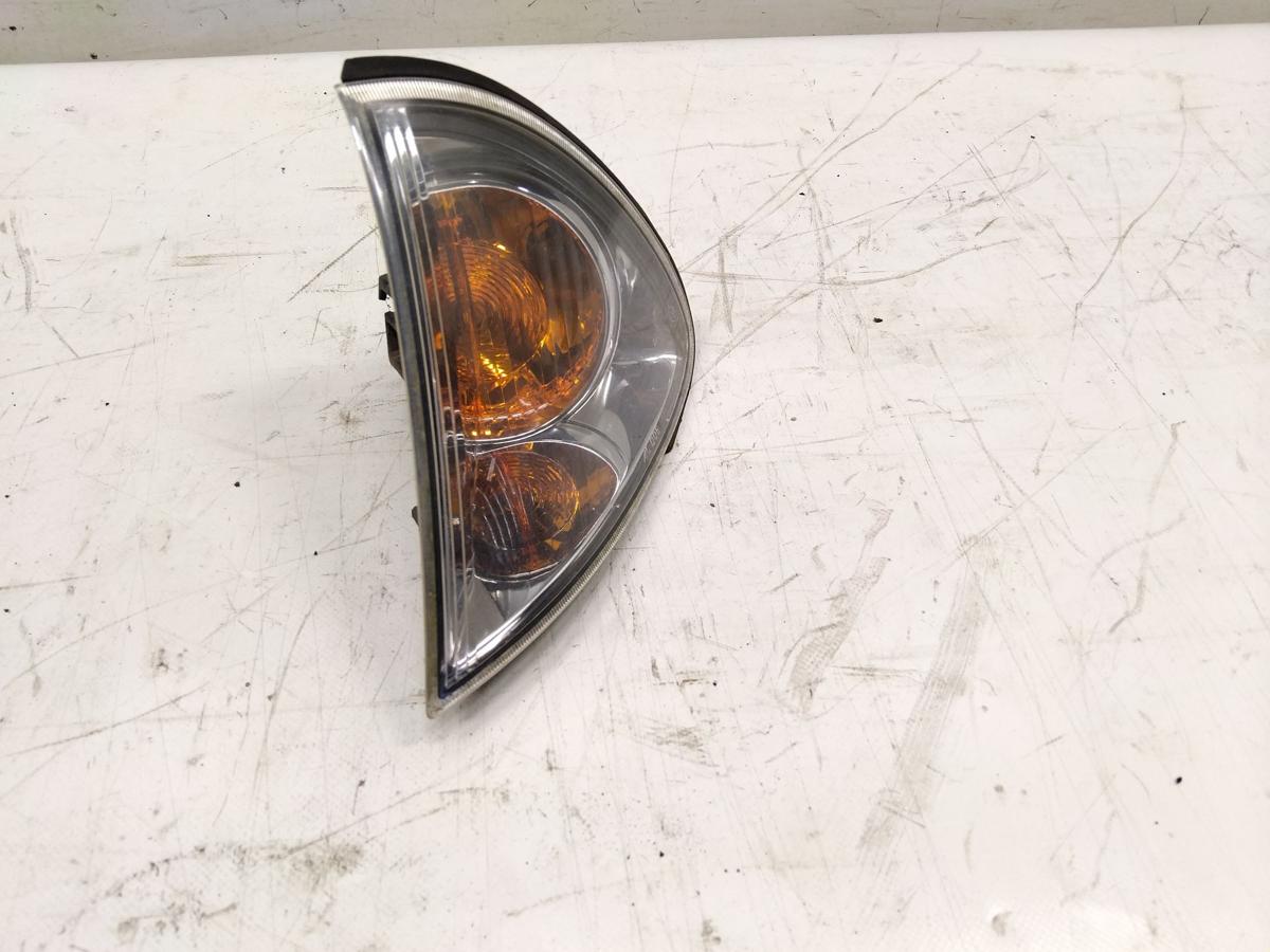 Toyota Avensis T22 orig Blinker Blinkleuchte vorn links wei&szlig; Facelift BJ2002