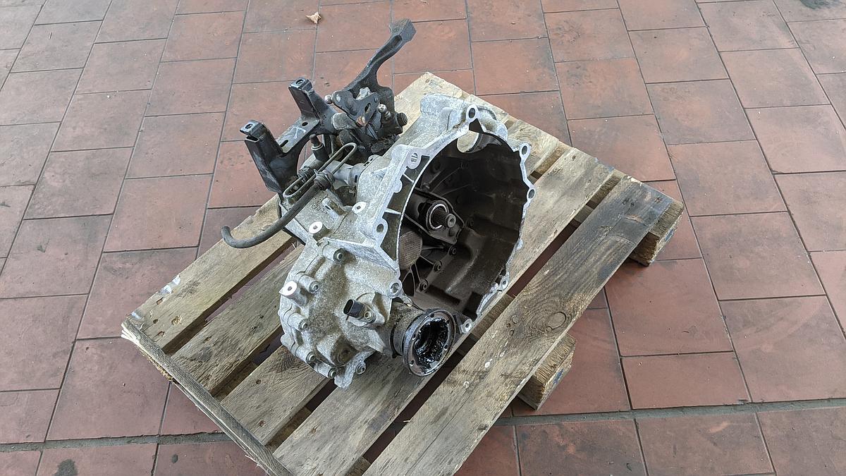 VW Polo 9N1 Schaltgetriebe Getriebe 5 Gang GDL 156Tkm