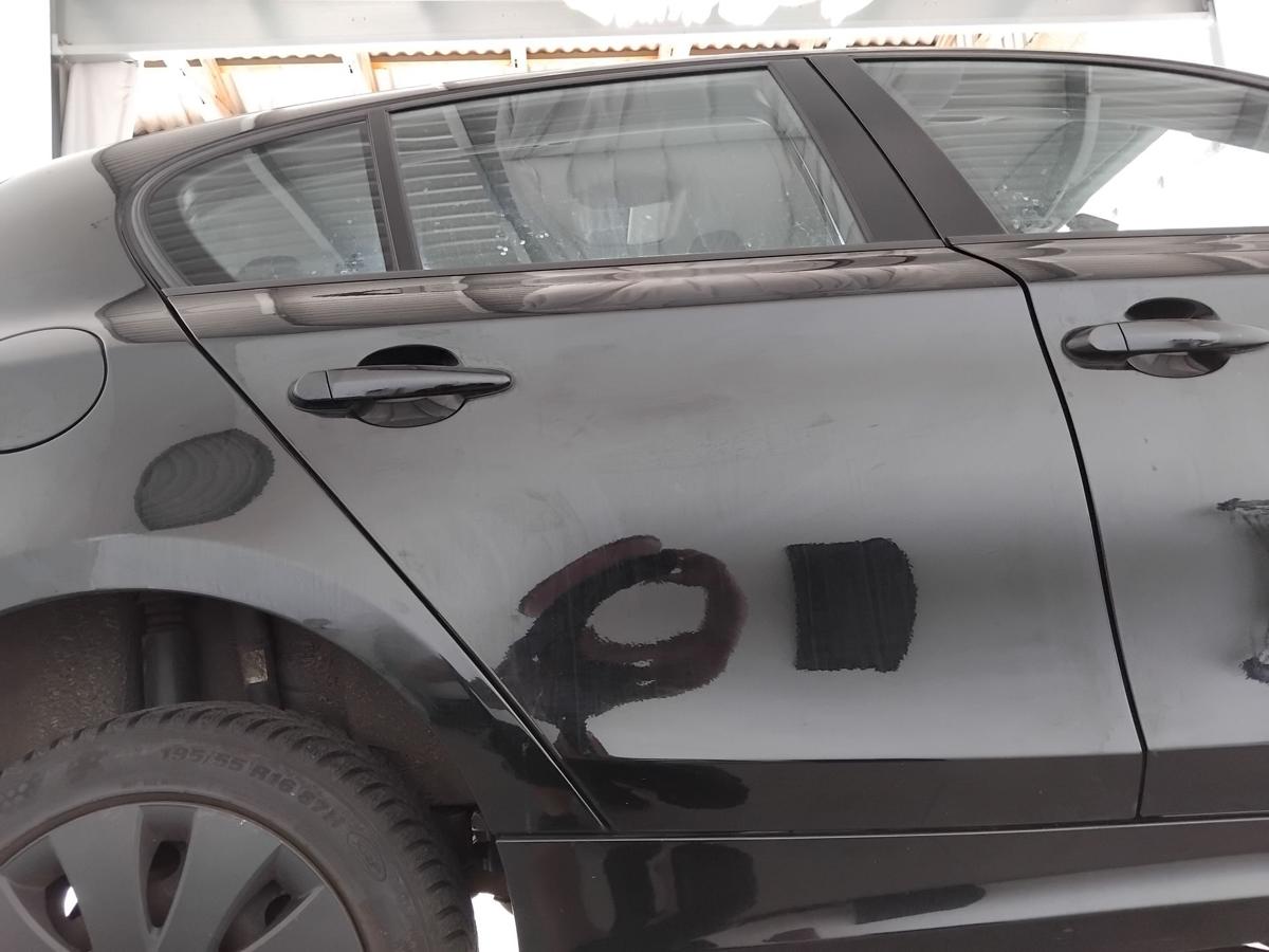 BMW 1er E87 T&uuml;r hinten rechts 668 SCHWARZ II BJ2008