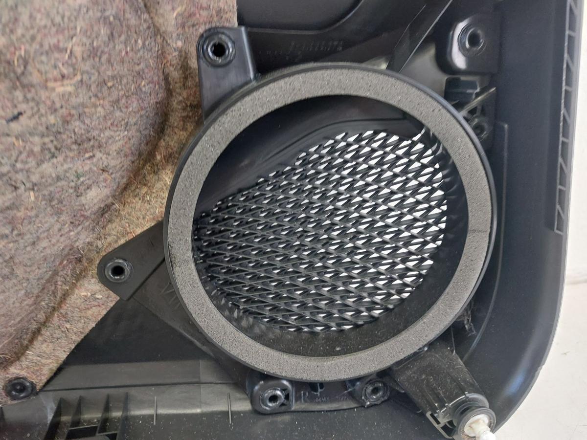 VW Golf 8 VIII CD Variant T&uuml;rverkleidung hinten rechts Kombi T&uuml;rpappe