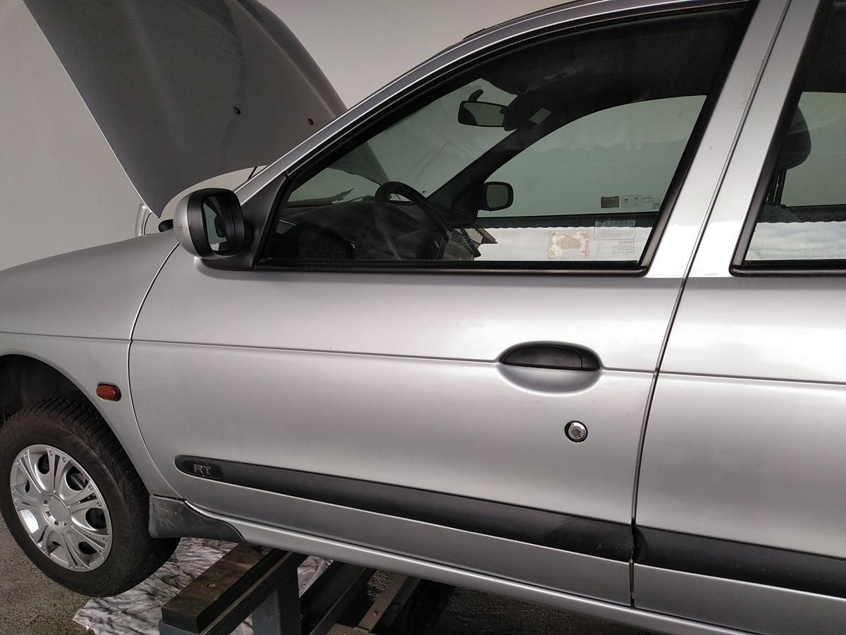 Renault Megane 1 Tür vorn links Fahrertür 5-Türer silbermetallic MV640 Bj.1996