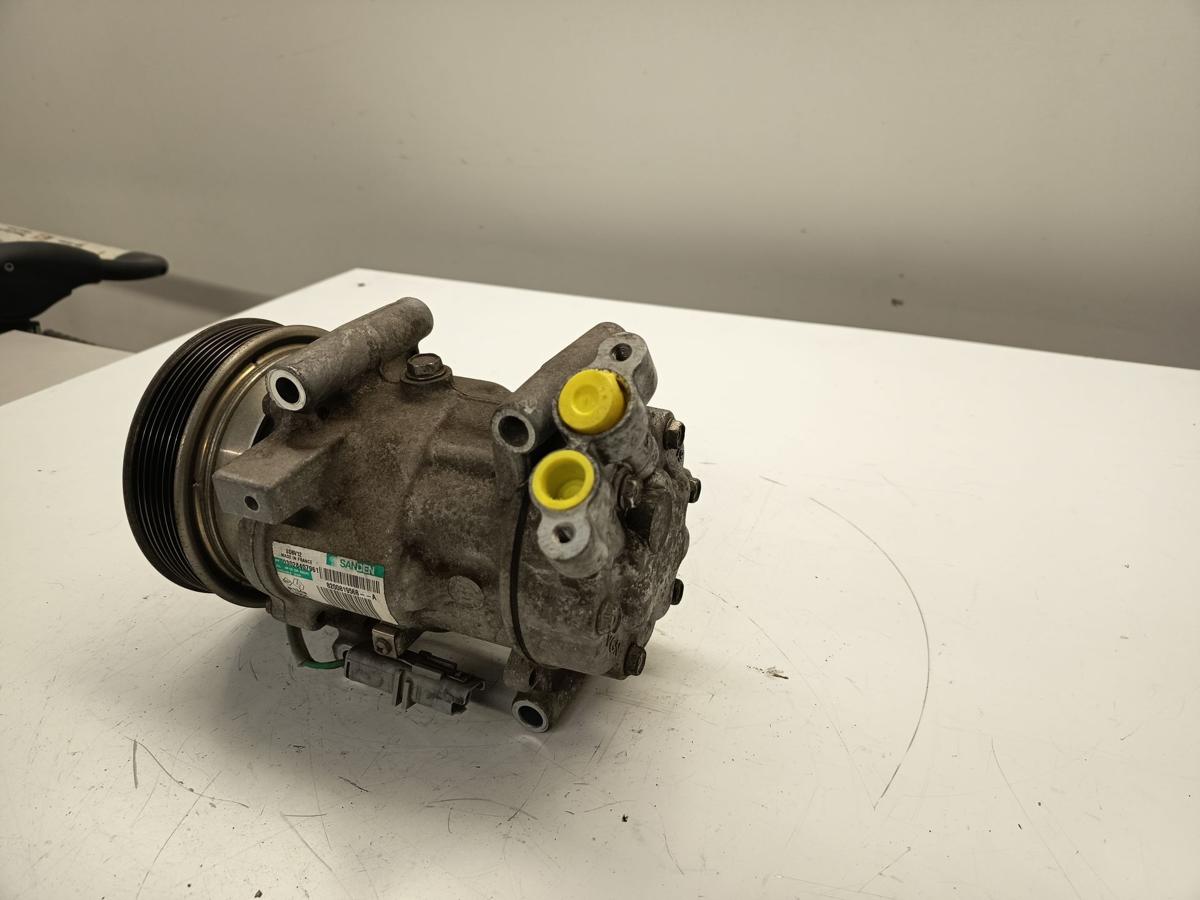 Renault Clio III orig Klimakompressor (1,1l 55KW) 8200819568 Bj2009