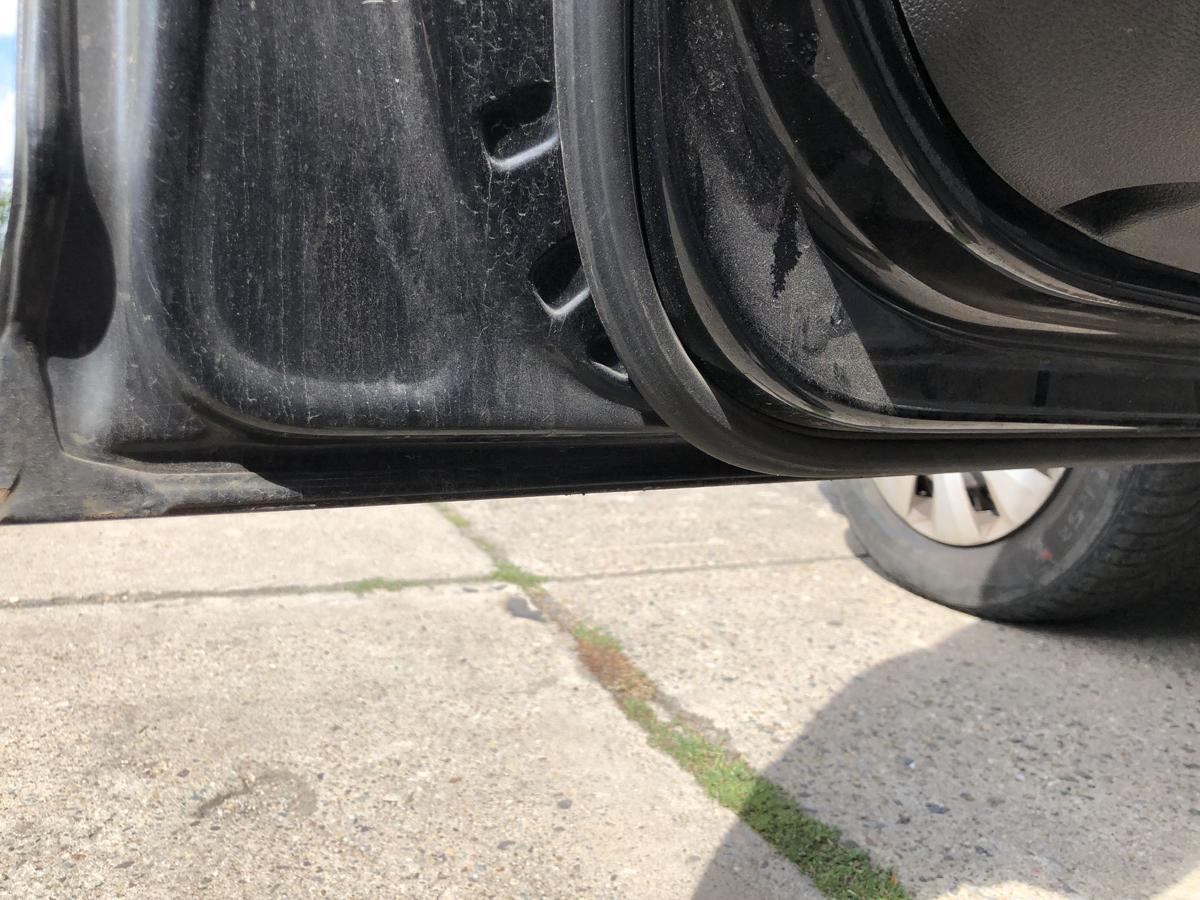 VW Touran 1T 1T1 T&uuml;r vorn links Fahrert&uuml;r im Rohbau LC9X Deep Black Perl