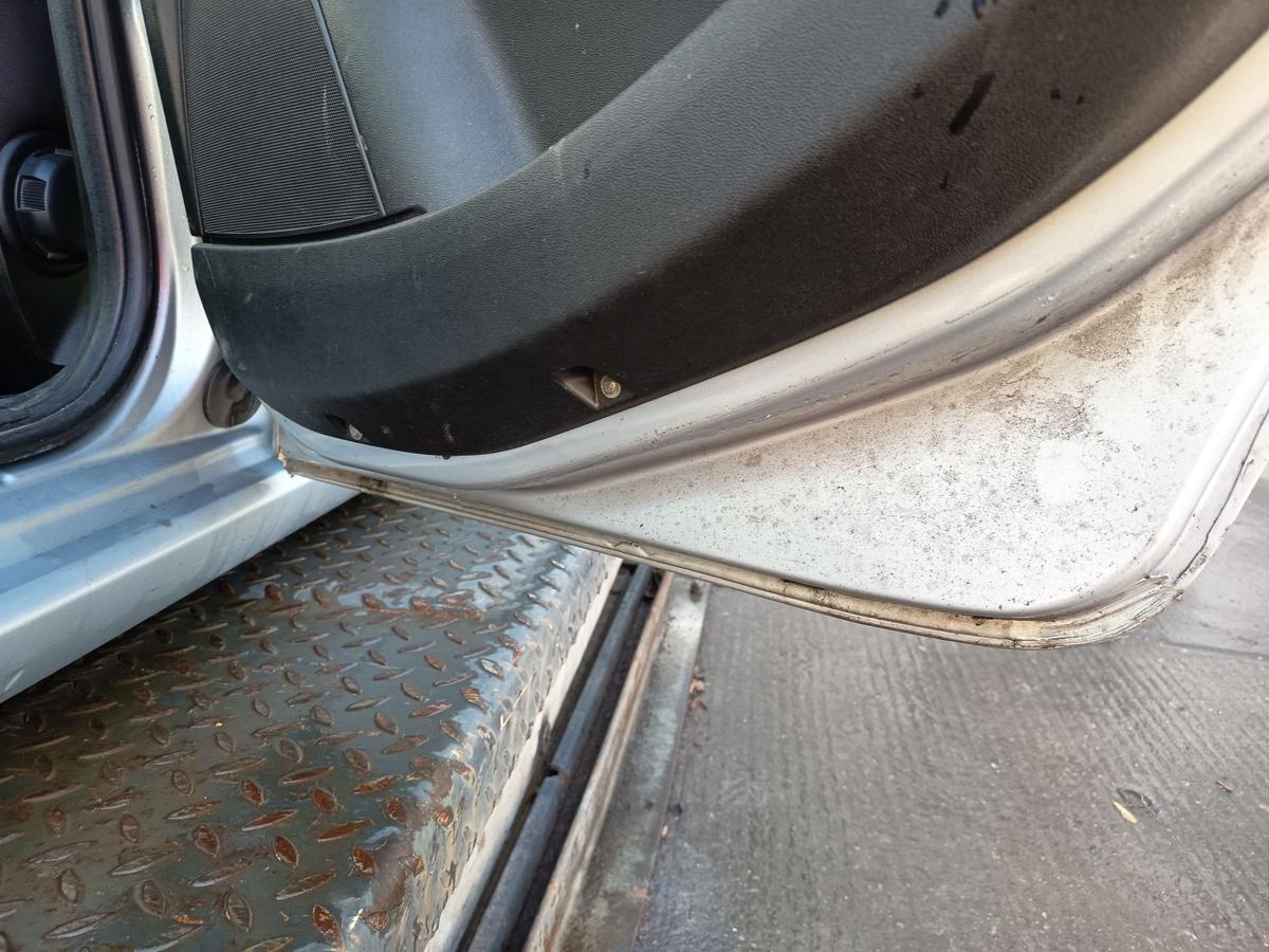 Fiat Grande Punto 199 original T&uuml;r hinten rechts Fond 589/A Jungle grey Bj 2009