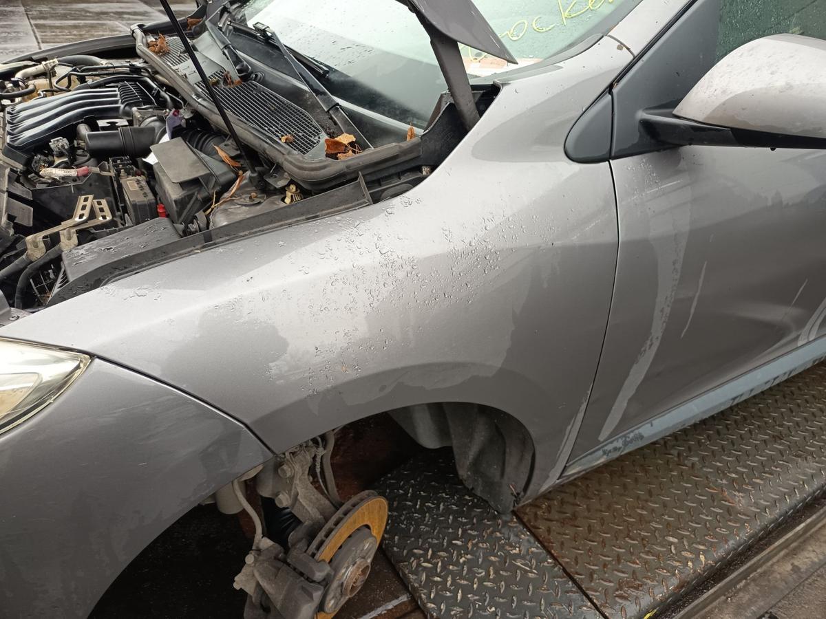 Renault Megane III Kombi orig Kotfl&uuml;gel links TEKNG grau vor Facelift Bj 2010