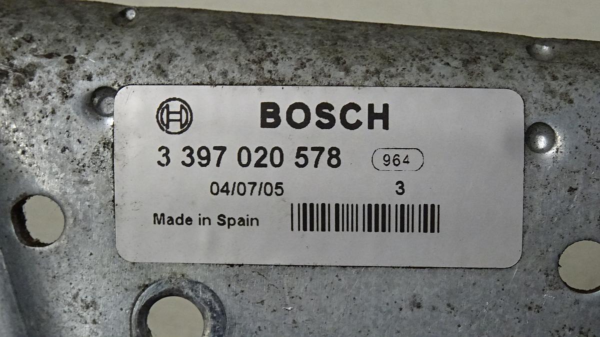 Peugeot 206 SW Typ 2E BJ2005 Wischergestänge Bosch 3397020578