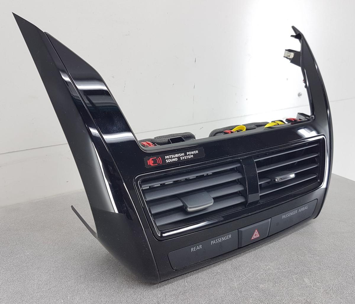 Mitsubishi Eclipse Cross Luftd&uuml;se mitte inkl Warnblinkschalter Bj2023 8002D032