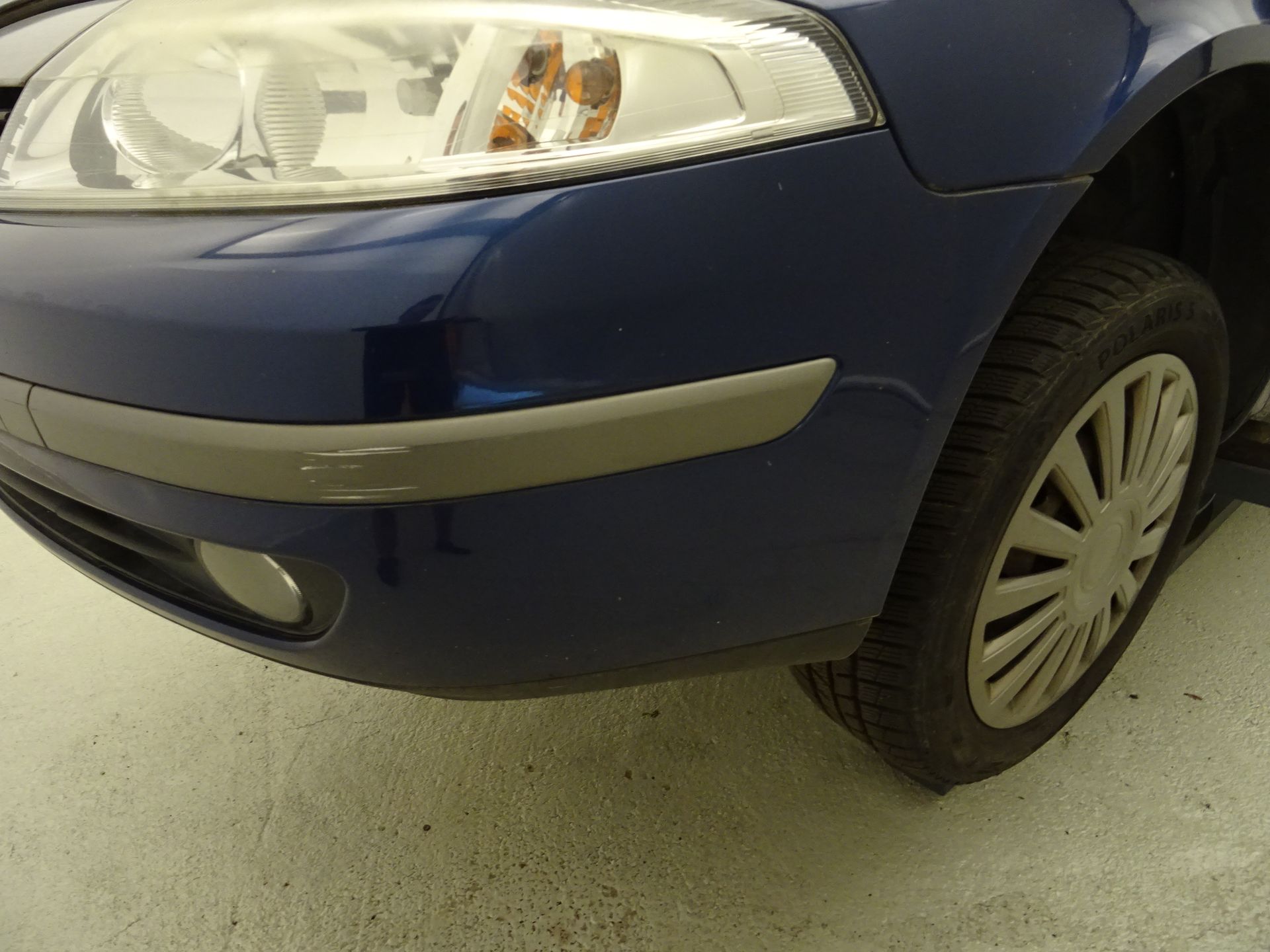 Renault Laguna 2 original Stoßstange Stossfänger vorn TED44-bleu odyssee