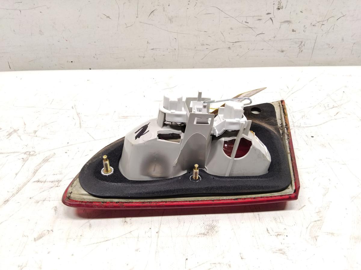 Toyota Avensis T22 Kombi R&uuml;ckleuchte Schlussleuchte links innen Facelift BJ2002