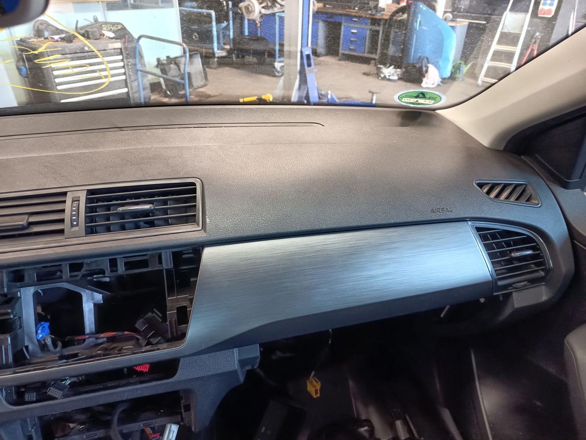 Fabia III NJ original Armaturentafel Brett Oberteil Abdeckung Schalttafel Bj2015