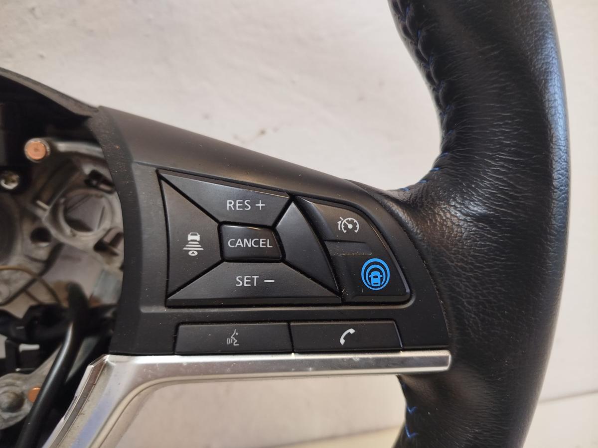 Nissan Leaf ZE1 40kWh Lederlenkrad Lenkrad 3 Speichen mit Mufu und Heizbar OEM