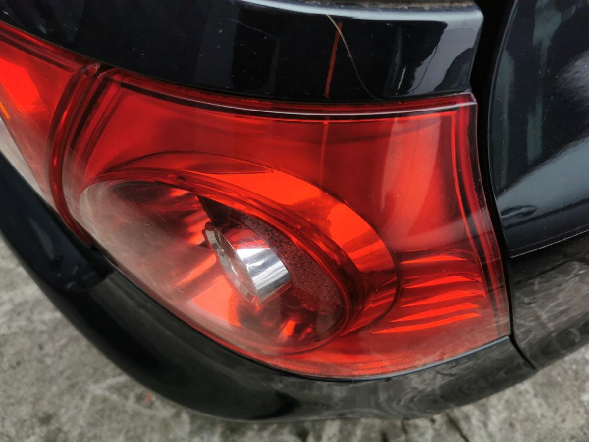 VW Golf V 5 1K Rückleuchte Schlussleuchte Rücklicht hinten aussen rechts 3trg