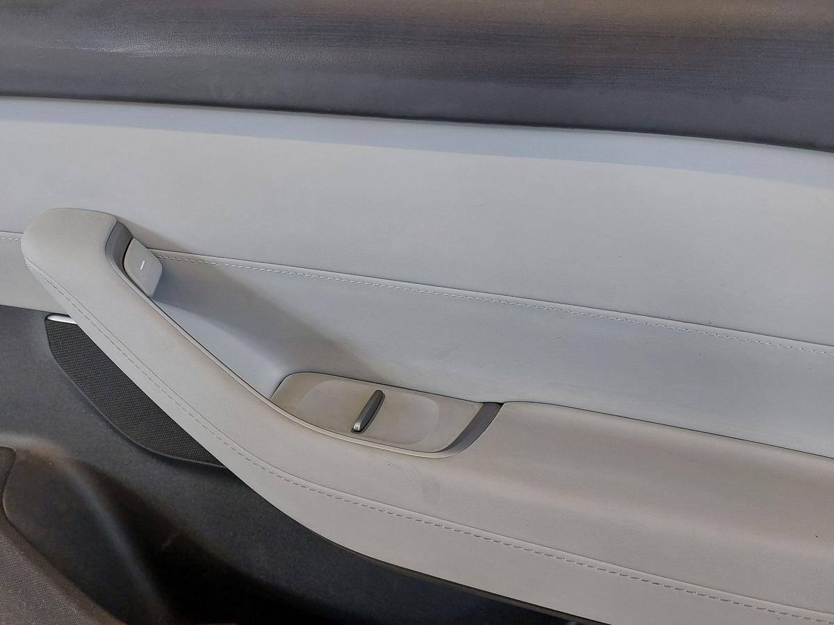 NIO EL6 Elektro SUV T&uuml;rverkleidung vorn rechts Innenverkleidung Beifahrerseite