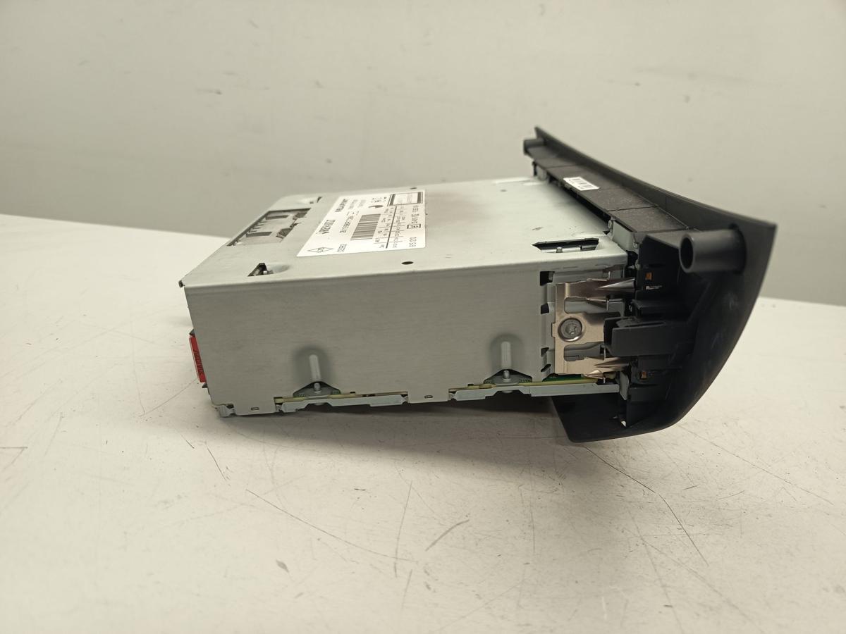 Renault Laguna III Kombi Baujahr 2010 original Radio CD-Radio von Blaupunkt