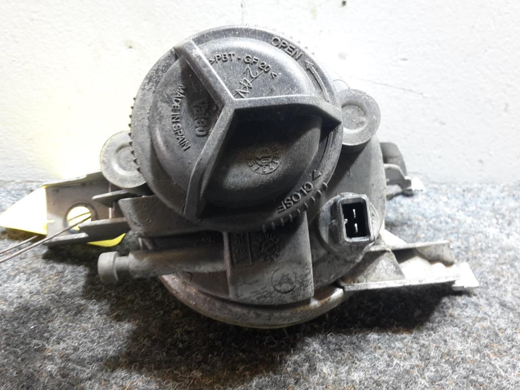 Peugeot 206 BJ 2003 Nebelscheinwerfer vorn rechts Lampe 9635076180 Valeo