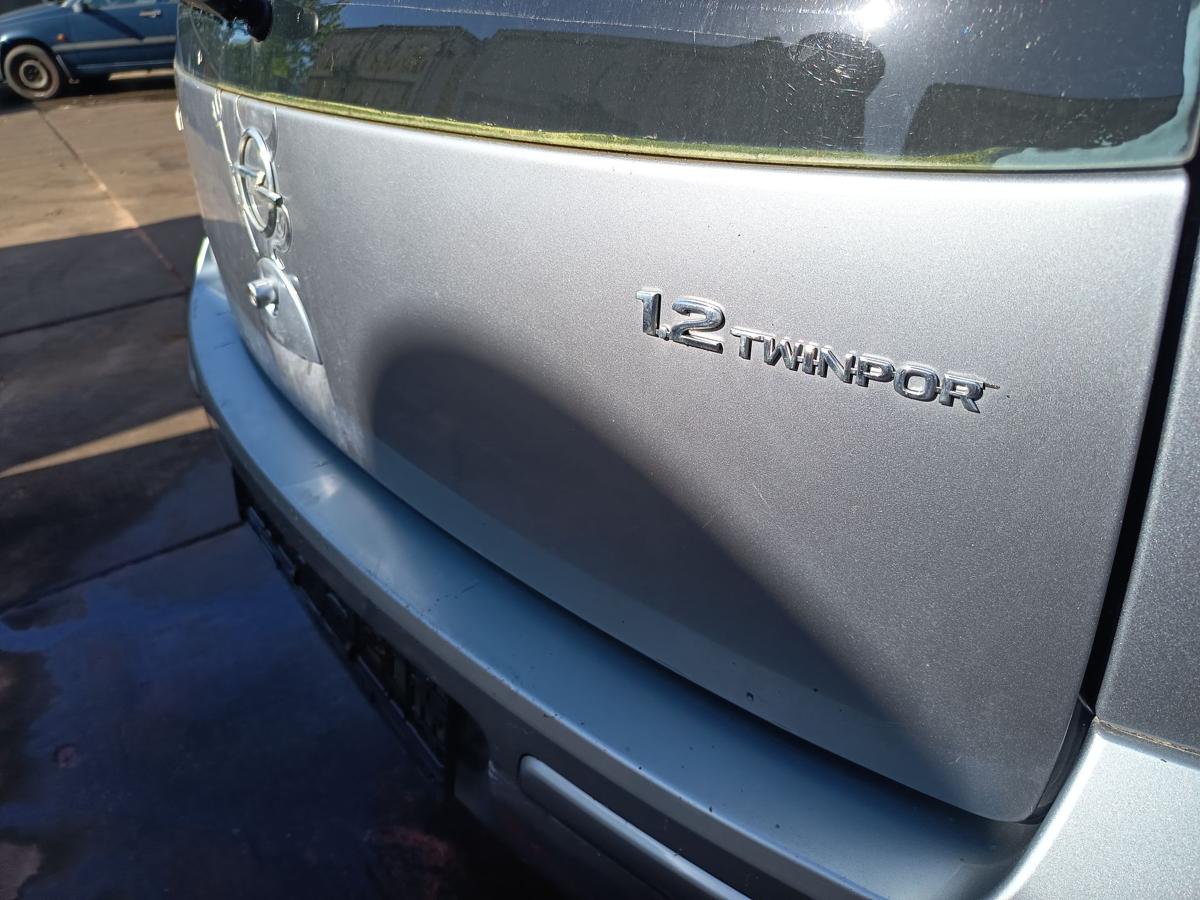 Opel Corsa C original Heckklappe mit Scheibe Z163 Lichtsilber Bj 2005