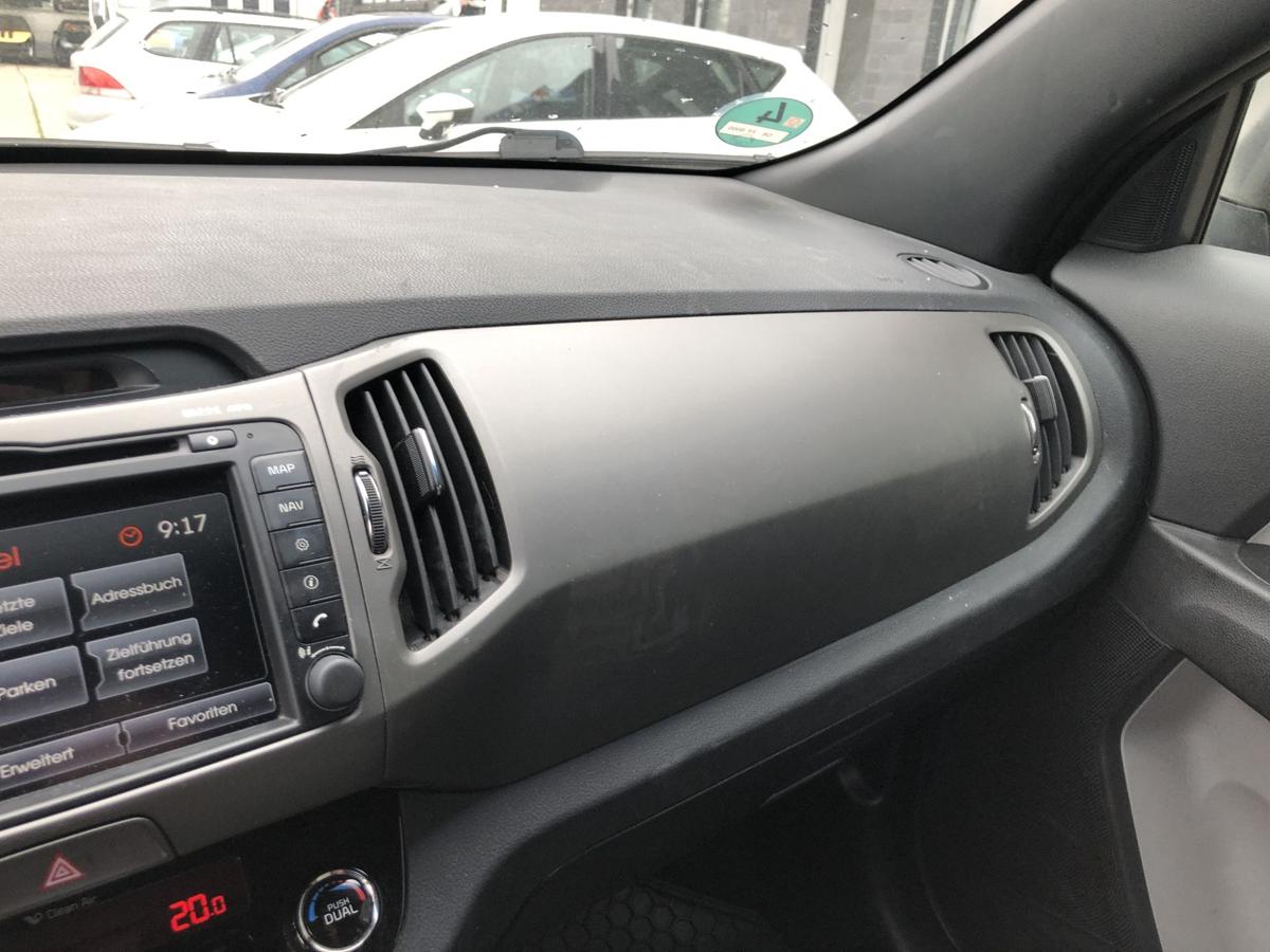 Kia Sportage SL Armaturenbrett Armaturenträger Cockpit Dashboard Rohbau