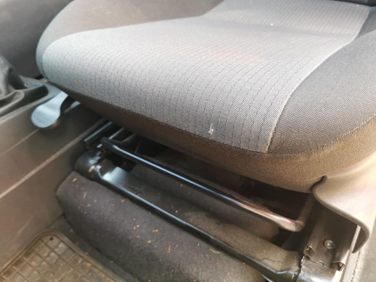 Opel Meriva A Fahrersitz Autositz Sitz vorn links Stoff Höhenverstellung