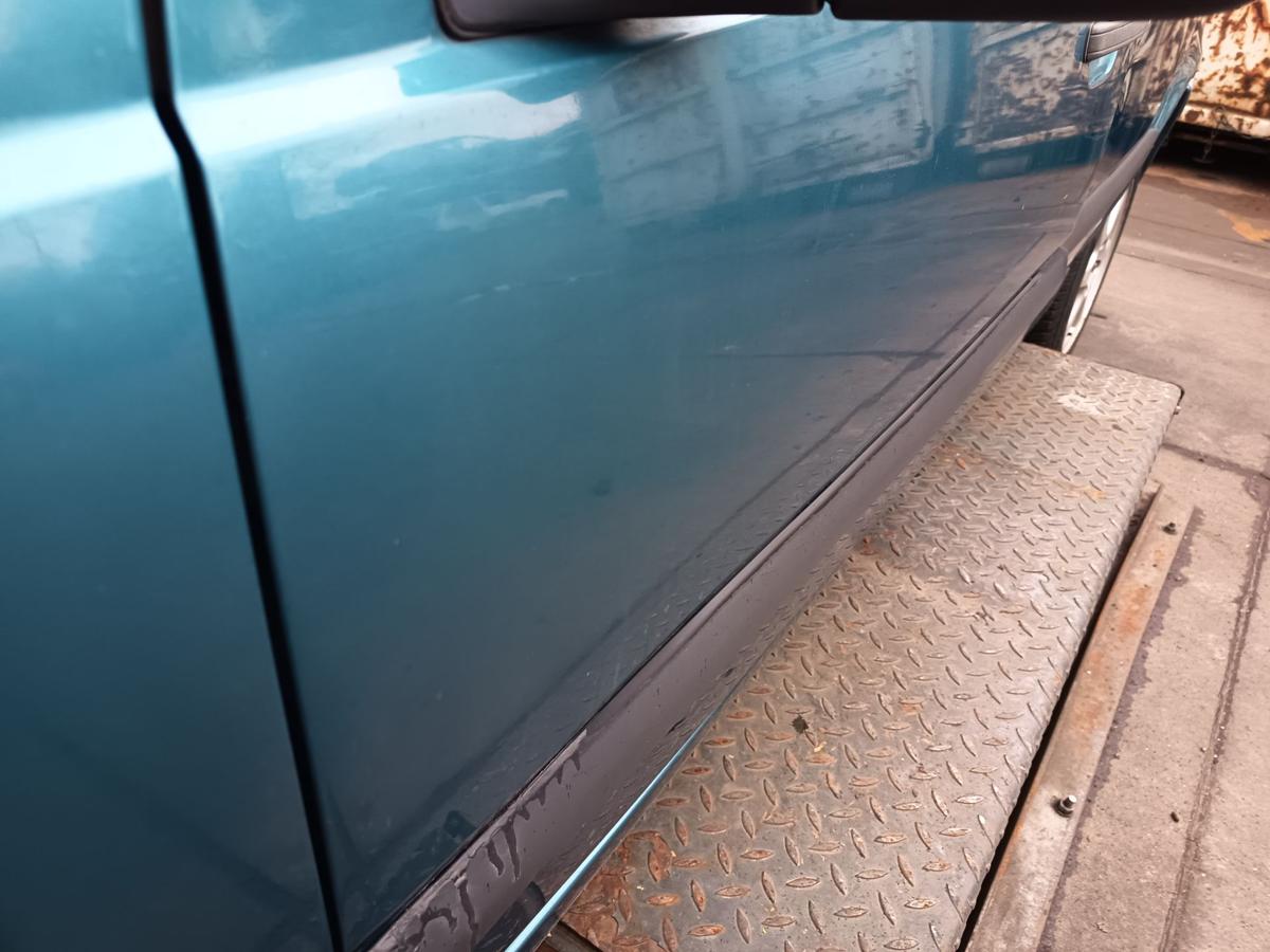 Volvo 850 original T&uuml;r vorn links Fahrer 422 T&uuml;rkis met Bj 1995