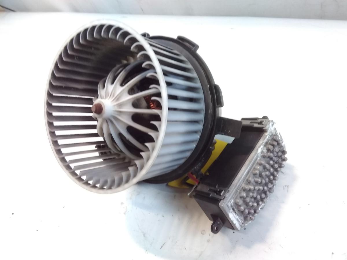 Audi A4 8K B8 original Heizgebl&auml;se Heizungsgebl&auml;se mit Gebl&auml;seregler Bj.2009