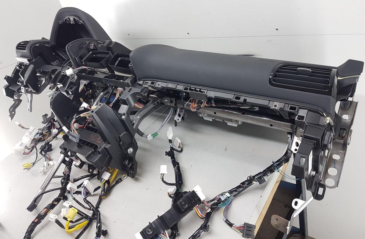 Mitsubishi Eclipse Cross original Armaturenbrett Cockpit Facelift BJ2023