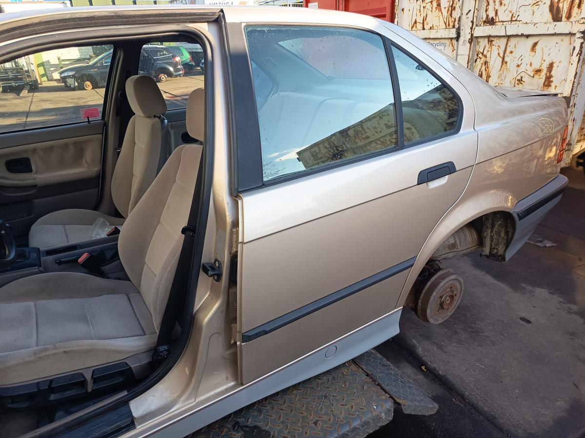 BMW 3er E36 Limousine original T&uuml;r hinten links Fond 301 Kaschmirbeige Bj 1992