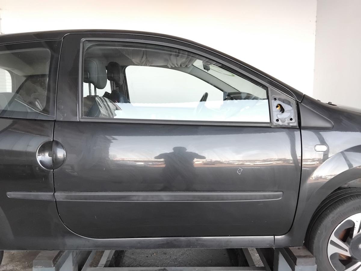 Renault Twingo 2 T&uuml;r vorn rechts Beifahrert&uuml;r schwarz NV676 BJ2014