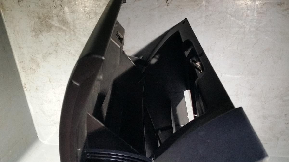 Mazda 5 Bj. 2007 vor Facelift org Handschuhfach Ablagefach vorne