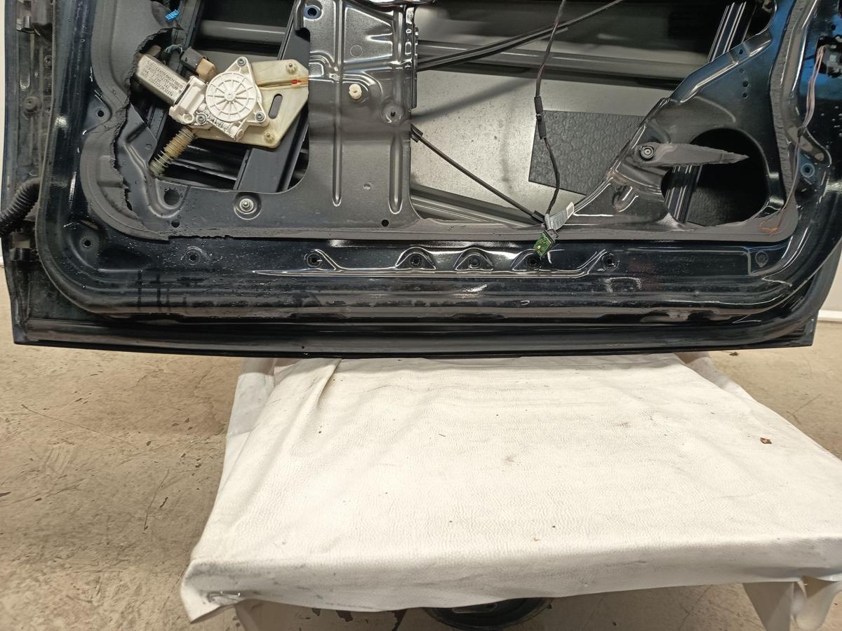 BMW 1er E81 Bj 2008 Facelift original Tür vorn rechts 475 Blacksapphire 3TRG