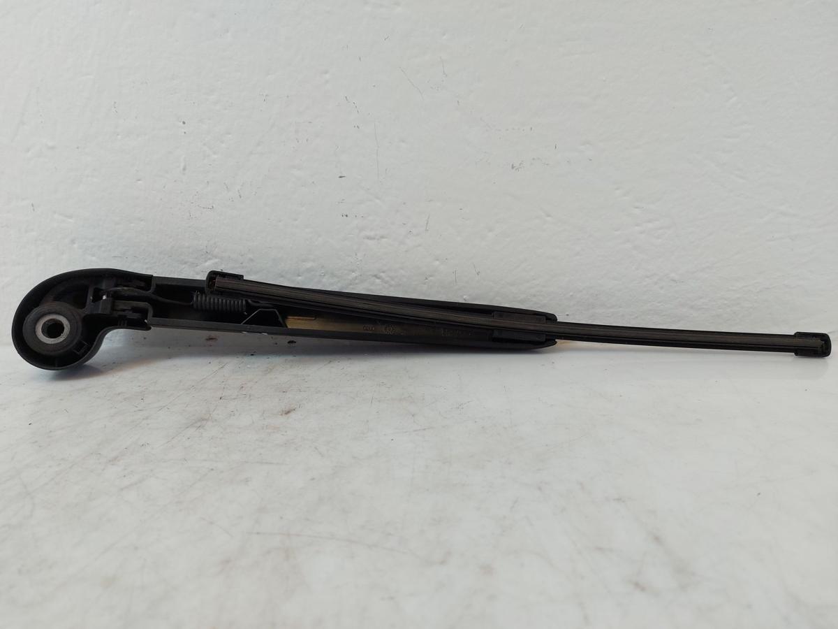 Audi Q2 Typ AG Wischerarm hinten Heckwischerarm Scheibenwischerarm OEM