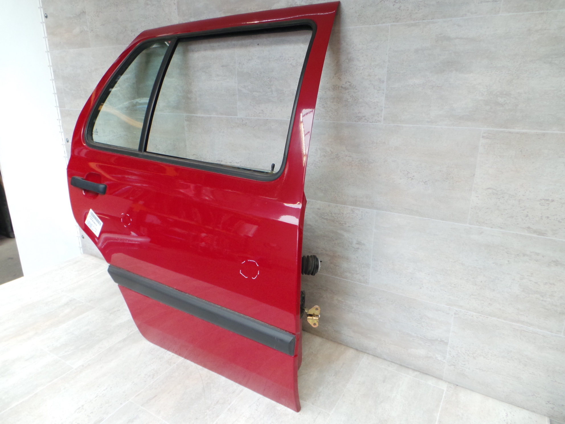 VW Vento BJ 1995 Tür hinten rechts Rot LA3G